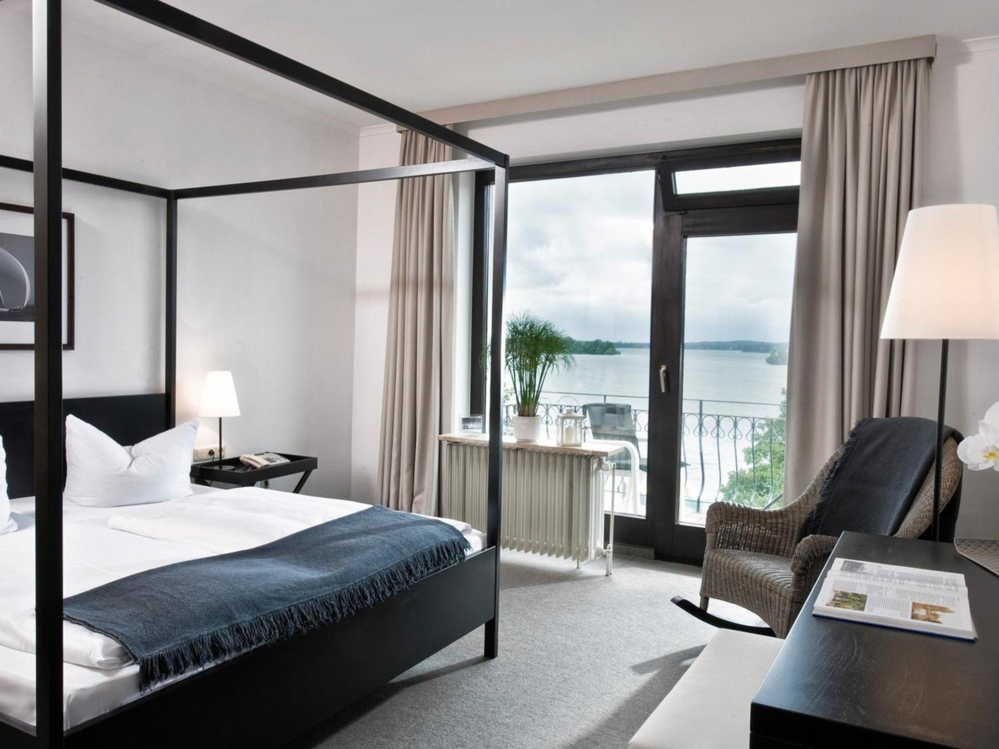 Standard Double Room Lake View Balcony,1558121869:JPEG